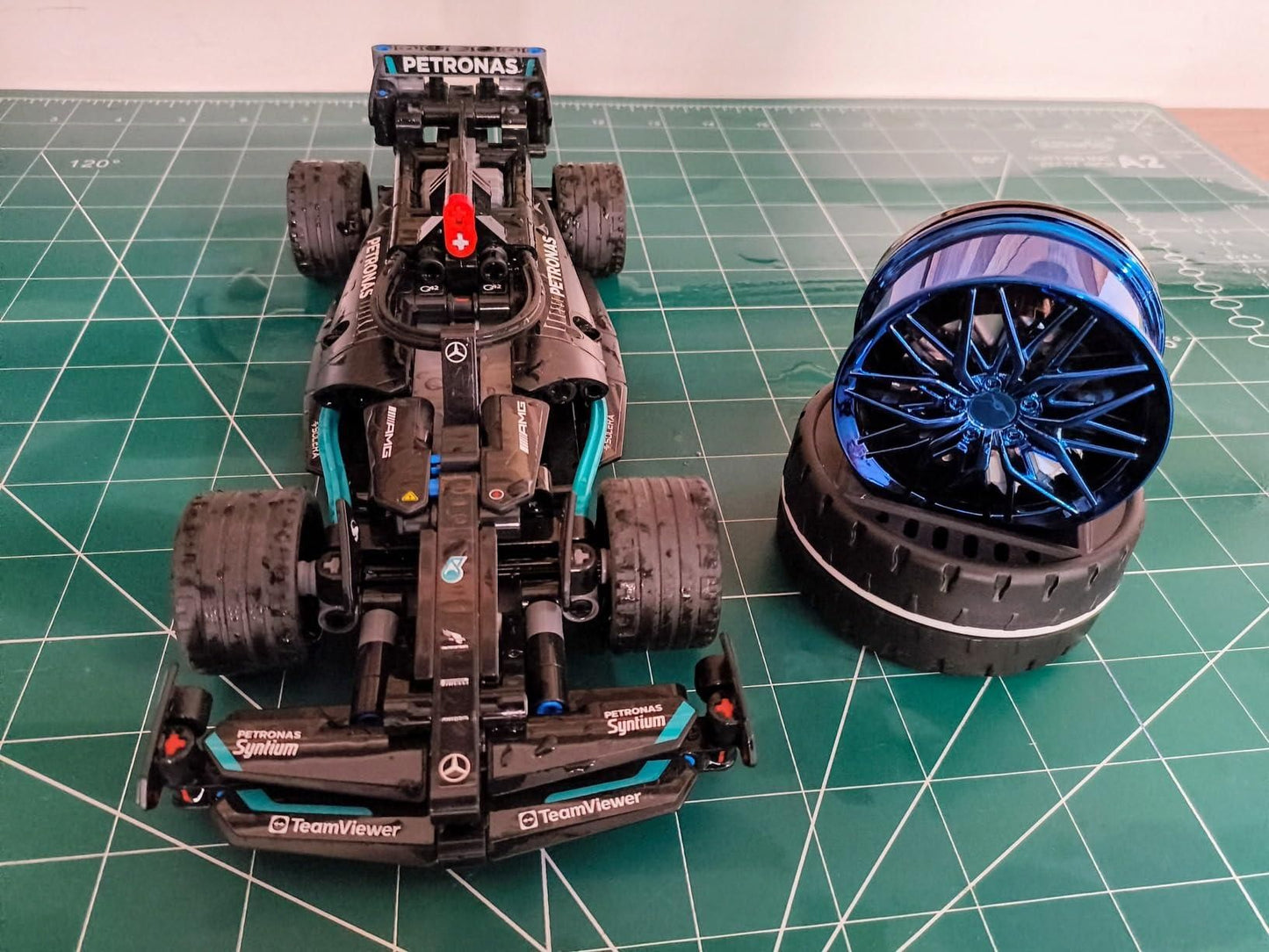 Car Aromatherapy Powered Wheel